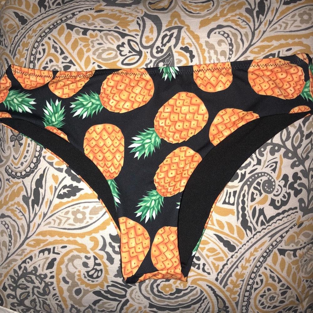 🍍Pineapple bathing suit bottoms🍍